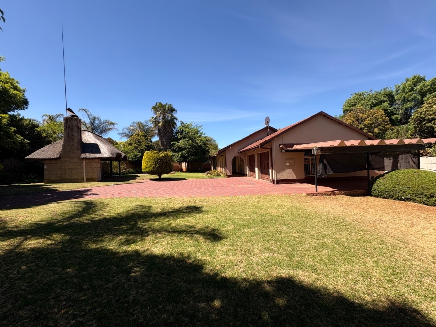 4 Bedroom Property for Sale in Wilkoppies North West